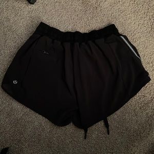 lululemon hotty hot short black
